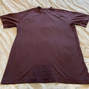 Lululemon mens Metal Vent M Plum/Maroon